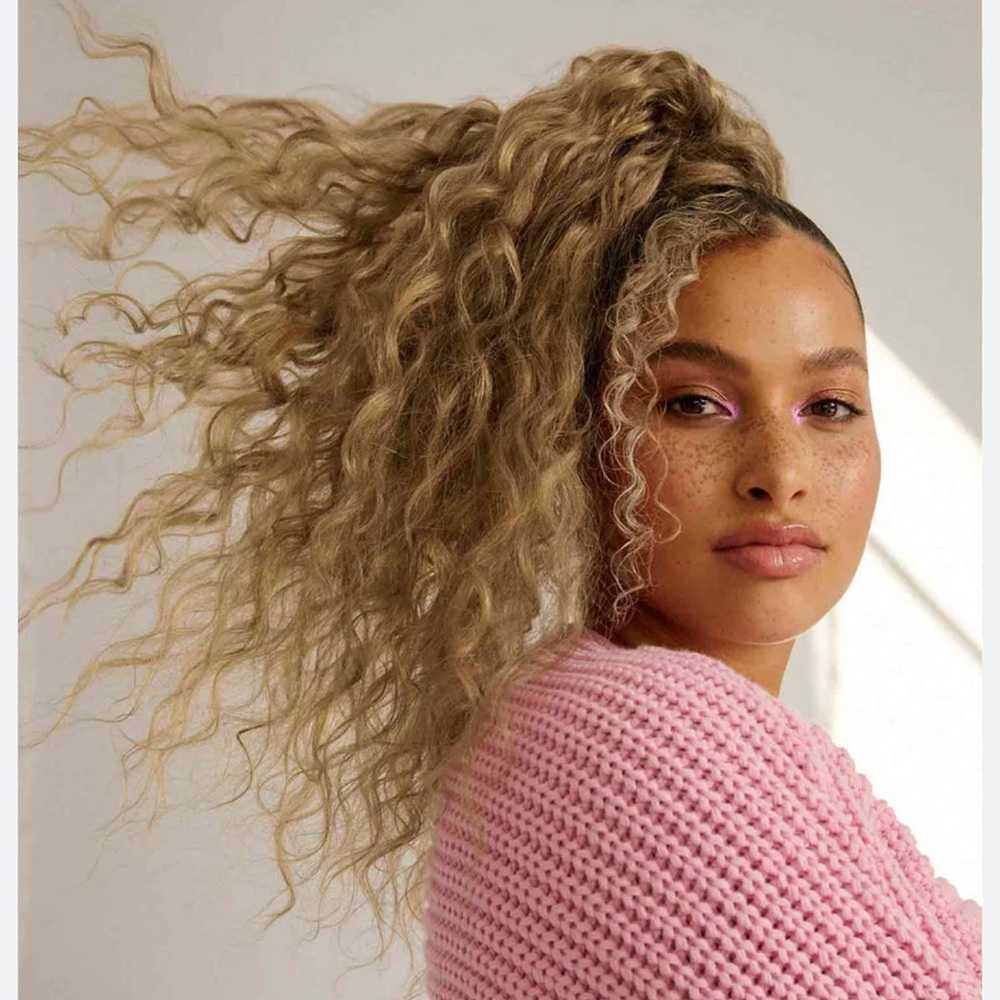 Luxy Curly Hair ponytail extension